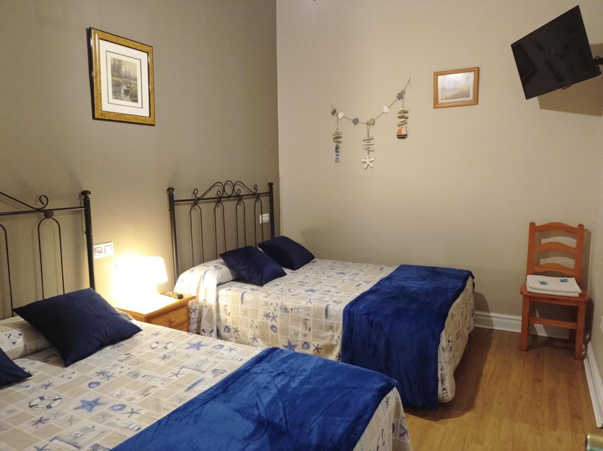 Hospedaje Don Pelayo Gijon Bagian luar foto