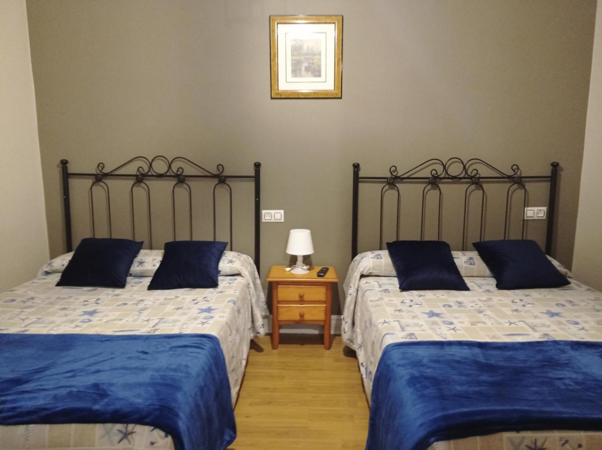 Hospedaje Don Pelayo Gijon Bagian luar foto