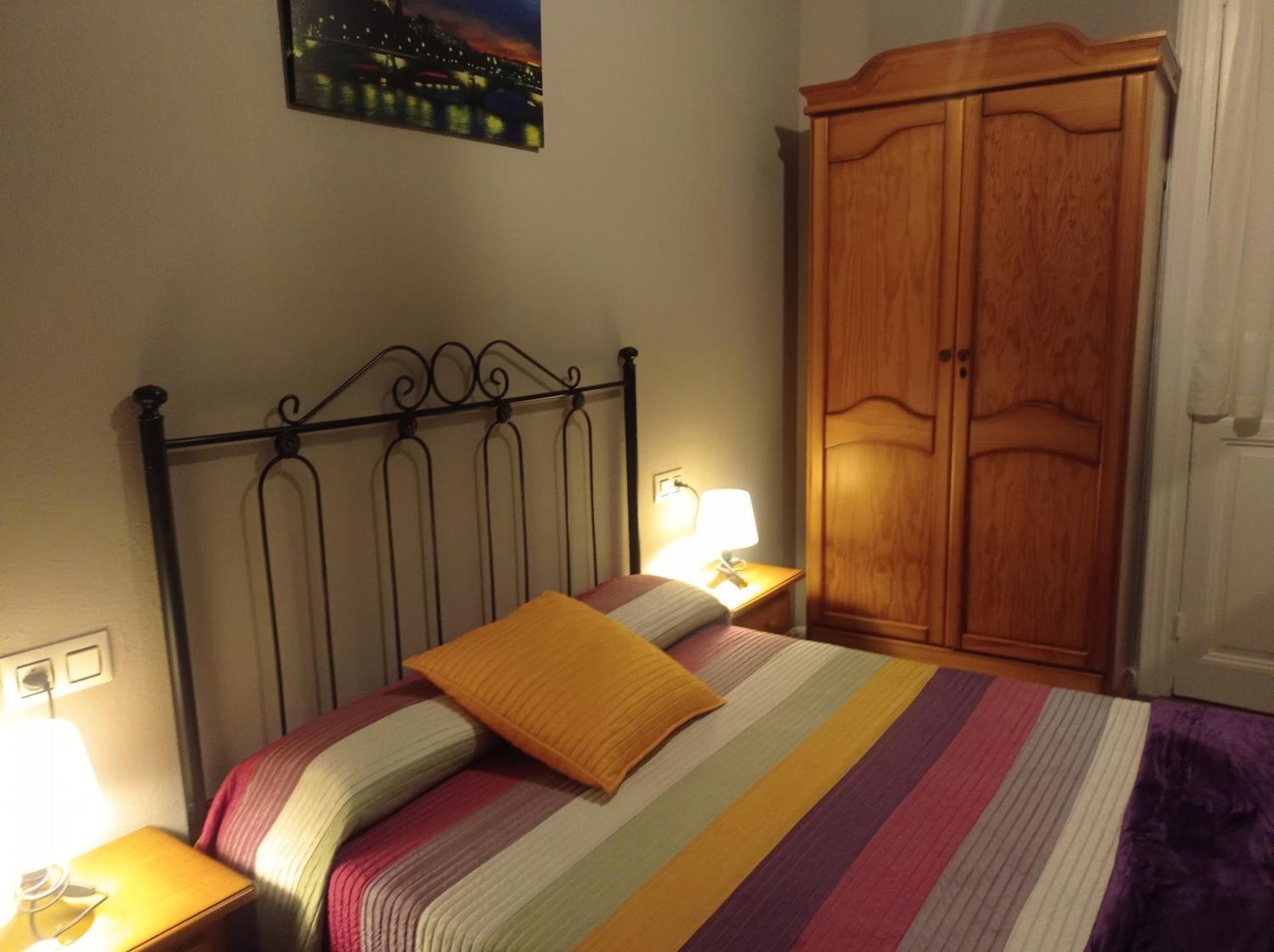 Hospedaje Don Pelayo Gijon Ruang foto