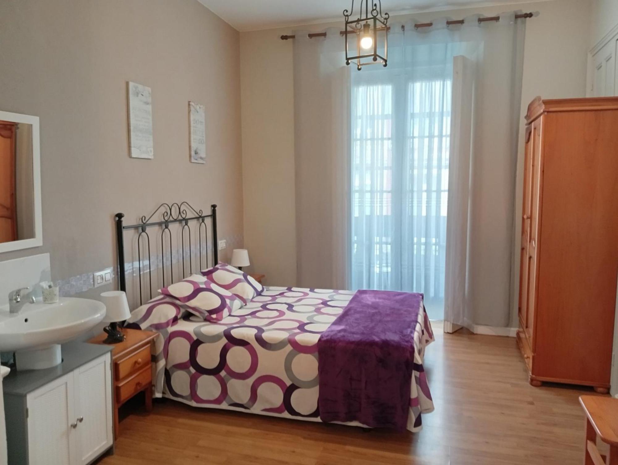 Hospedaje Don Pelayo Gijon Bagian luar foto