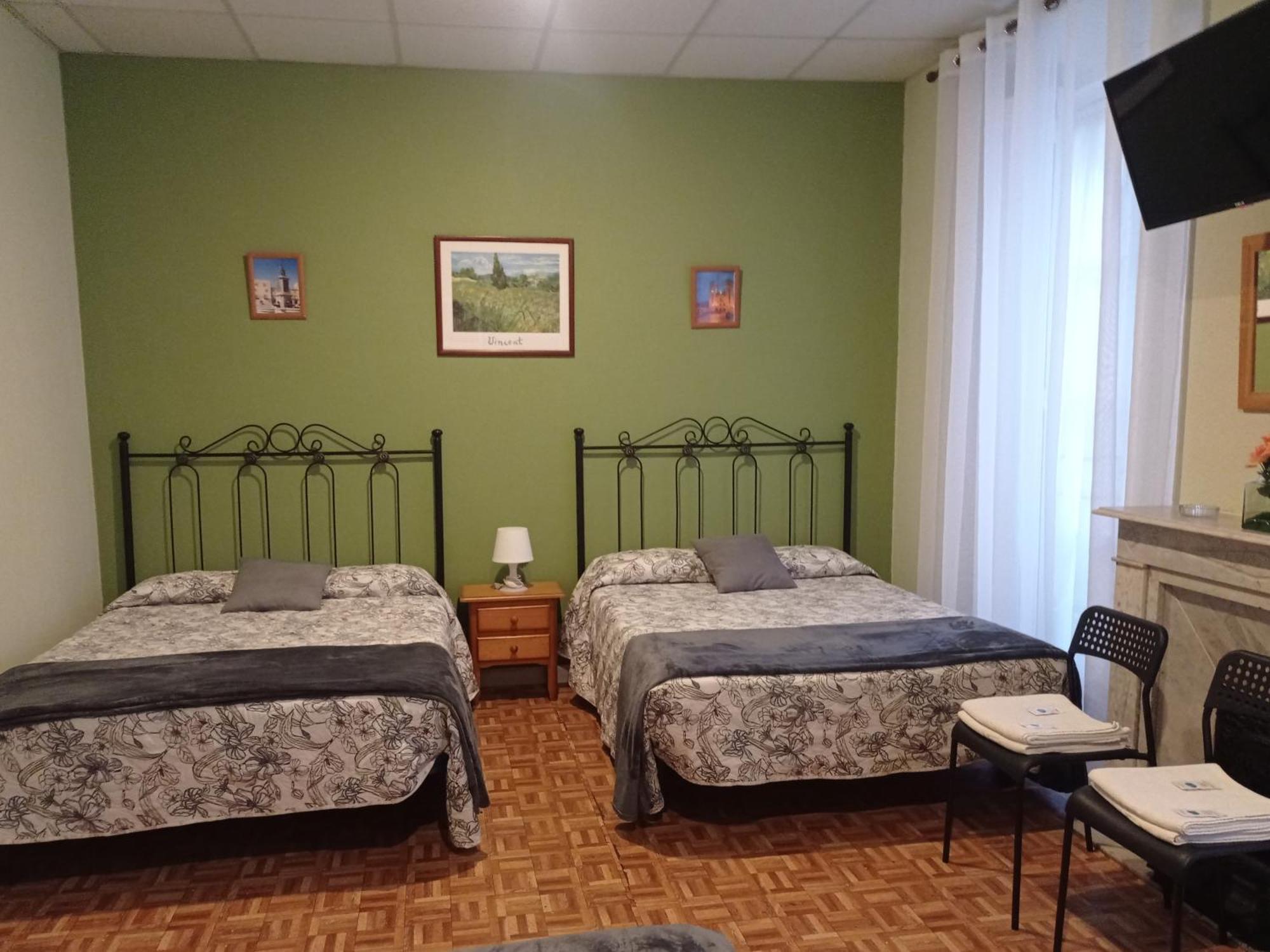 Hospedaje Don Pelayo Gijon Ruang foto