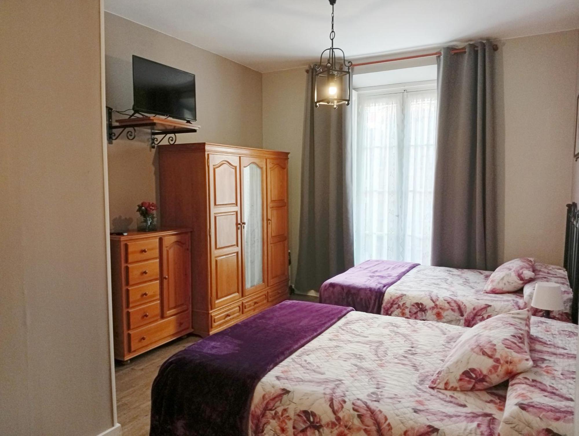 Hospedaje Don Pelayo Gijon Ruang foto