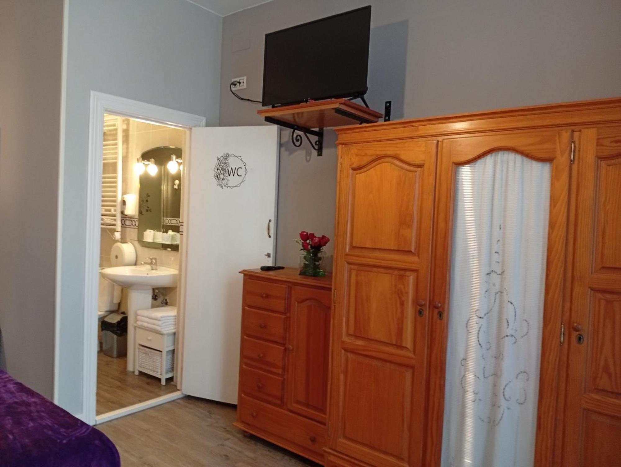 Hospedaje Don Pelayo Gijon Ruang foto