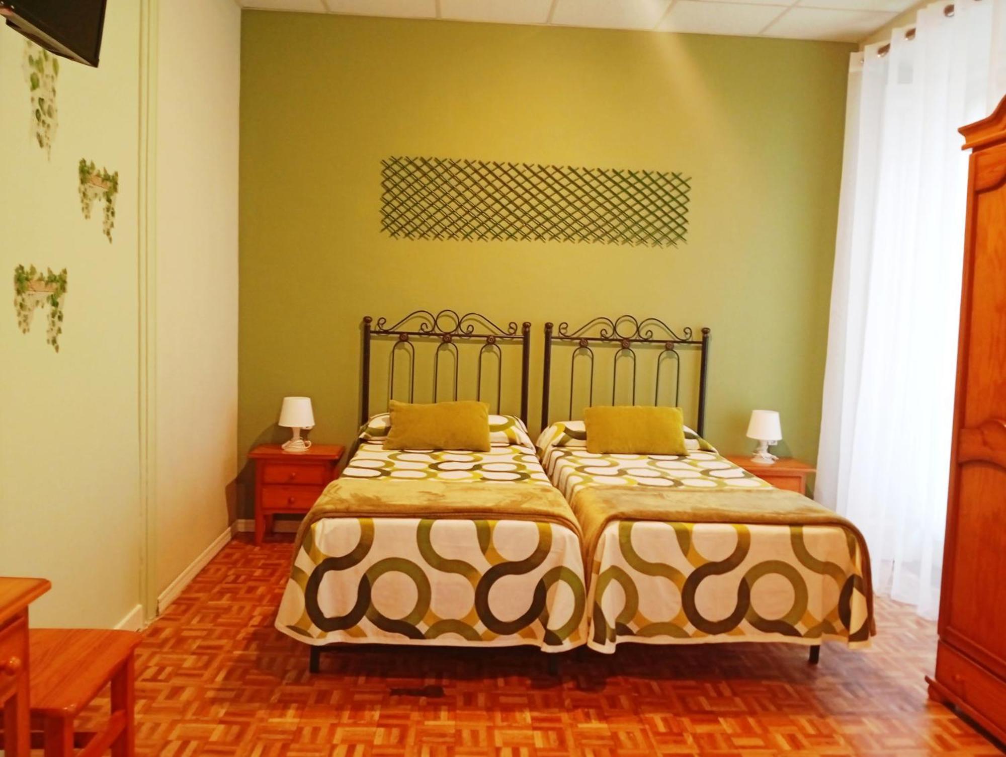 Hospedaje Don Pelayo Gijon Ruang foto